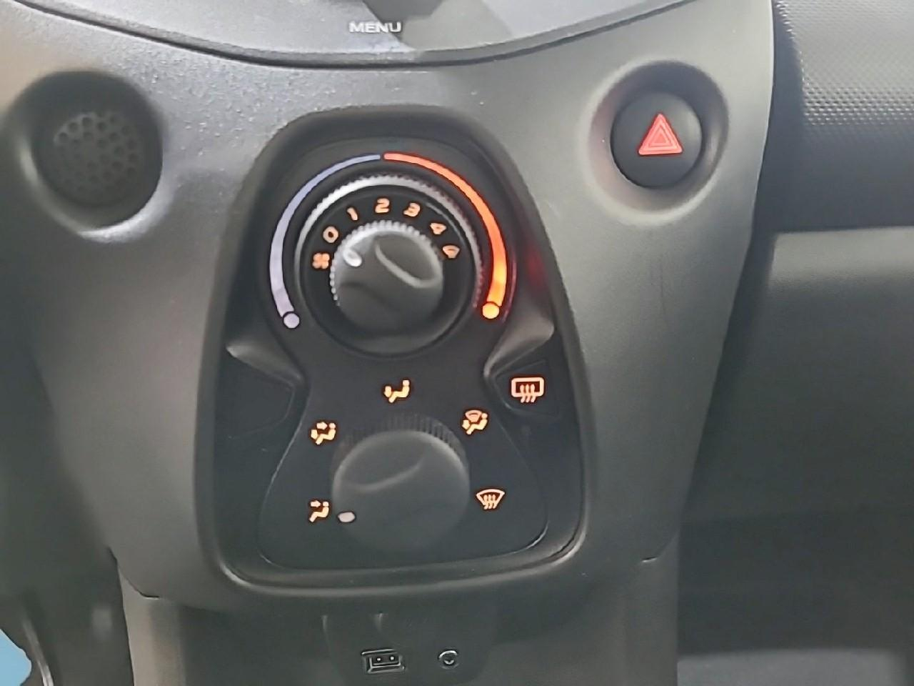 Peugeot 108 vti 72ch bvm5 access — photo 18