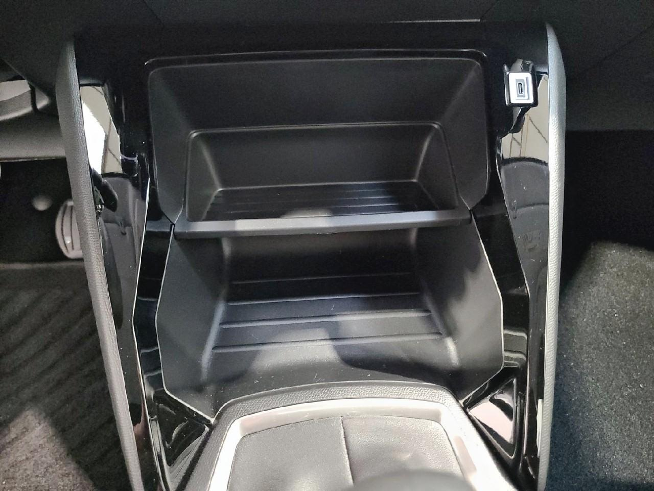 Peugeot 208 turbo 100 ch bvm6 style — photo 23