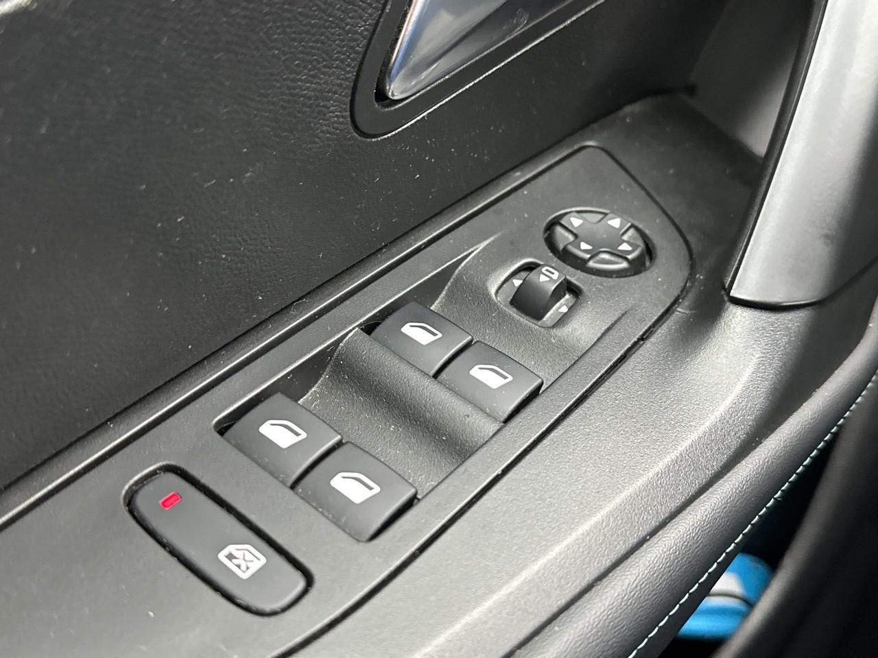 Peugeot 2008 puretech 100 s&s bvm6 allure — photo 17
