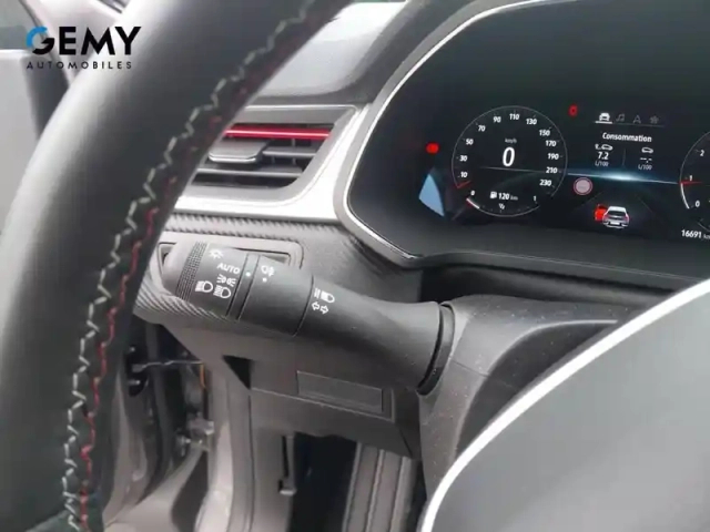 Renault Captur mild hybrid 140 — photo 26