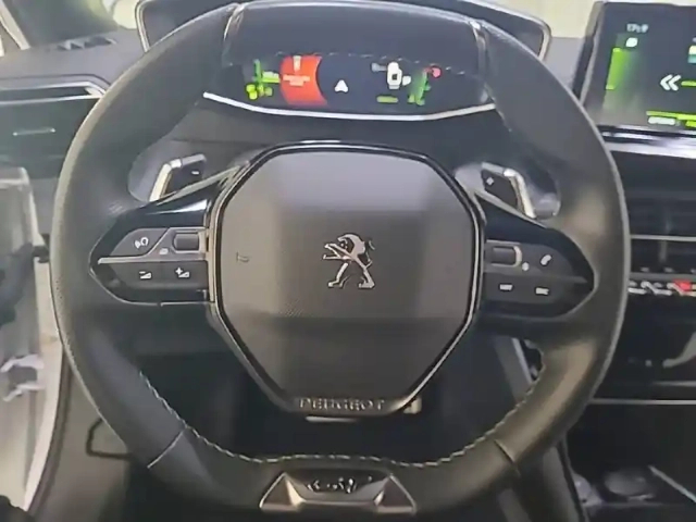 Peugeot 2008 puretech 130 s&amp;s eat8 — photo 49