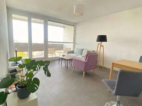 Appartement T3 meublé de 60 m2 avec balcon, cave et parking - entre Barrières de Bègles et de Toulou