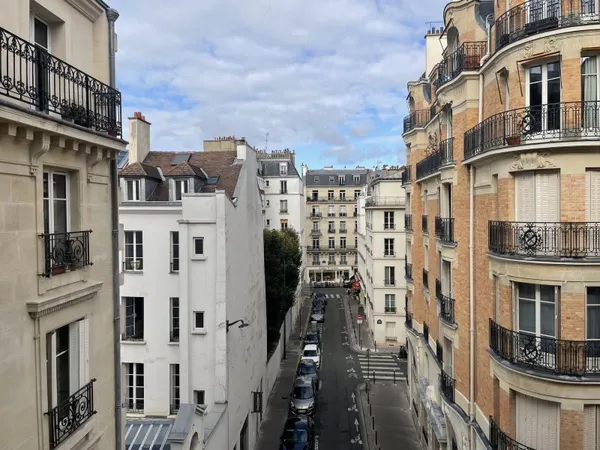 PARIS 6e - 2 pièces - Étage élevé - Rénové - Calme