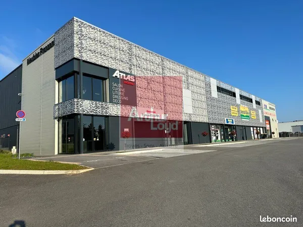Local commercial 375 m² CHAUMONT
