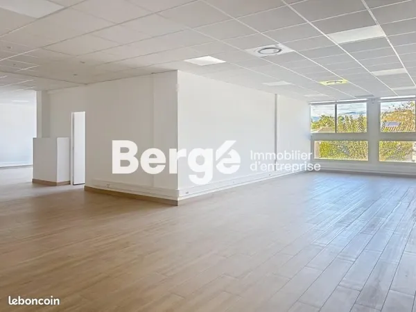Bureaux 250 m²
