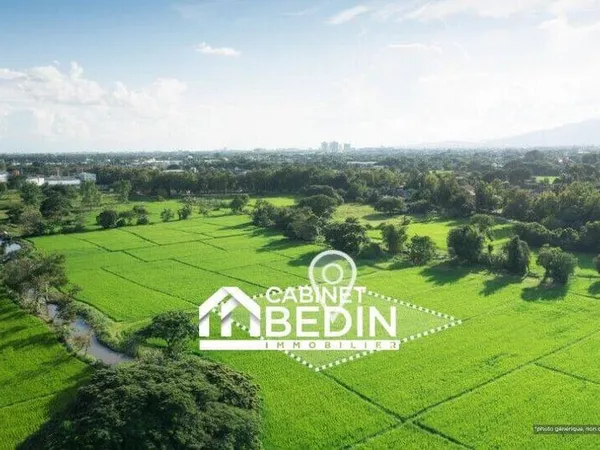 Terrain 560 m²