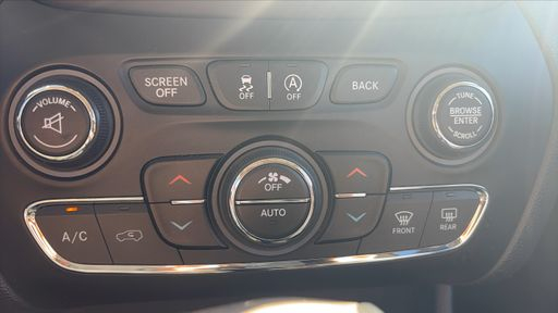Jeep Cherokee 2.0 CRD 170 4WD BVA9 - Limited – 2014 – 164931 km – Diesel – Boîte Automatique — photo 13