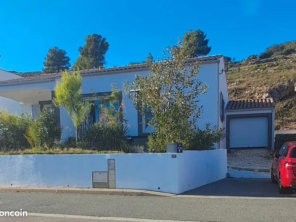 Villa traditionnelle plain pied 4 faces dans les collines de Narbonne