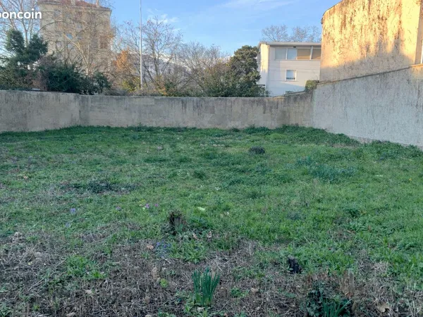 Terrain à bâtir à Lyon 8e