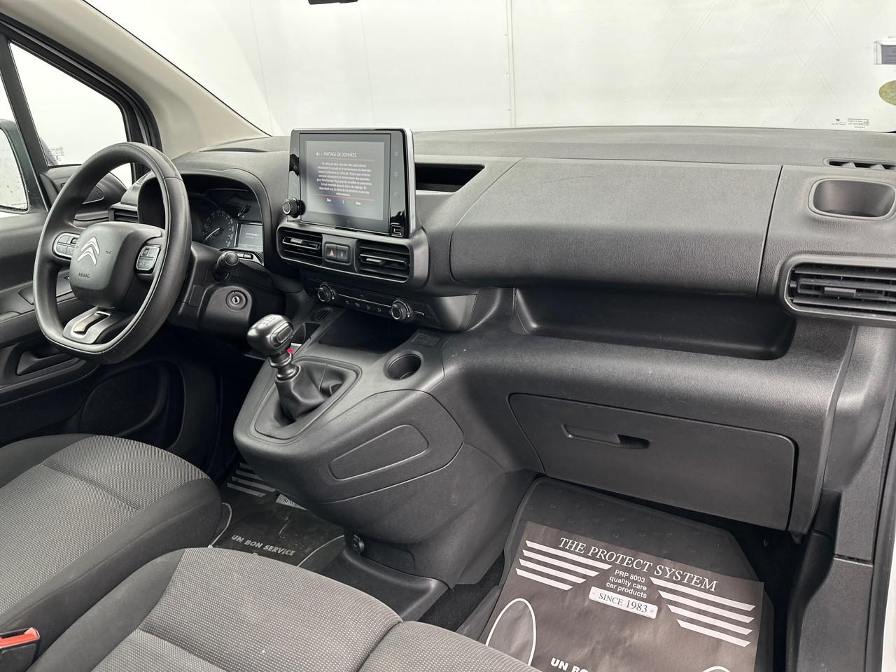 Citroën Berlingo van m 650 bluehdi 100 s&s bvm6 driver — photo 11