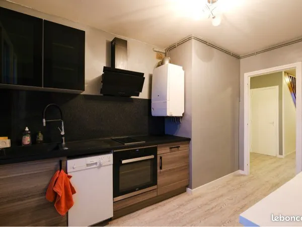 Duplex 3 pièces 67 m² - Centre-ville - Parking privatif - Vue cathédrale