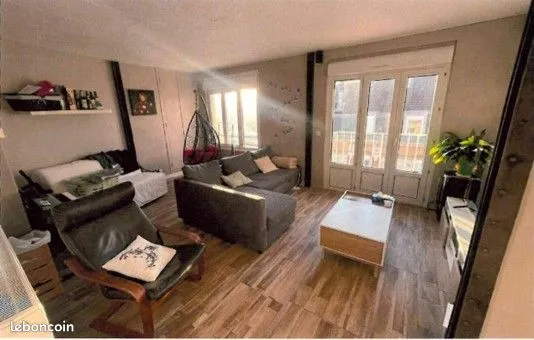 T2 bis lumineux de 64 m² - dernier étage avec balcon et vue dégagée - Reims