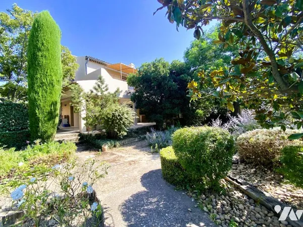 Maison 10 pièces 200 m²