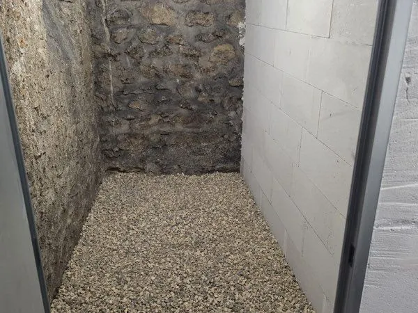 À louer : cave rénovée, saine et sèche, rue Bouchut, Paris 15e (proche Breteuil)