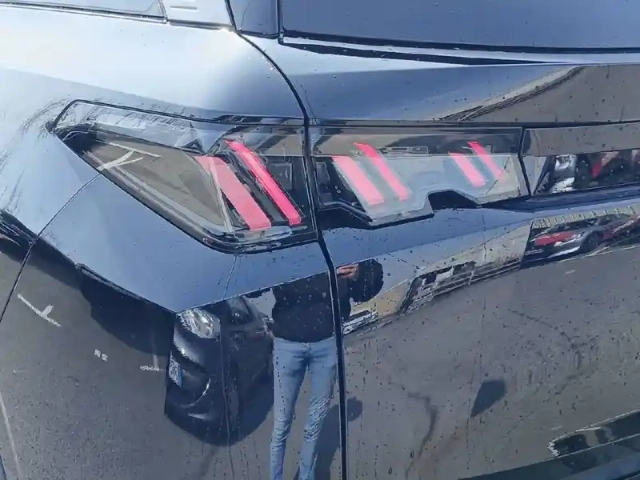 Peugeot 5008 hybrid 136 e-dcs6 — photo 17