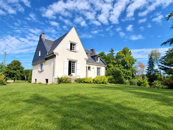 GRANDS-CHAMPS-DES-FONTAINES MAISON DE 150 M² 4 CHAMBRES TERRAIN DE PLUS DE 2,2 HECTARES