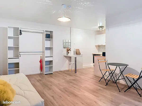 Studio 1 pièce 28 m²