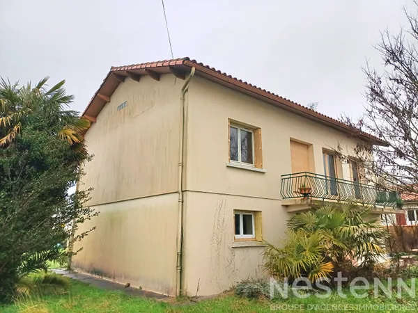A vendre à Sémussac, maison 117 m², 3 chambres,, terrain de 730 m², à raffraichir