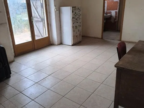 Beau bâtiment à restaurer 'Cusset '