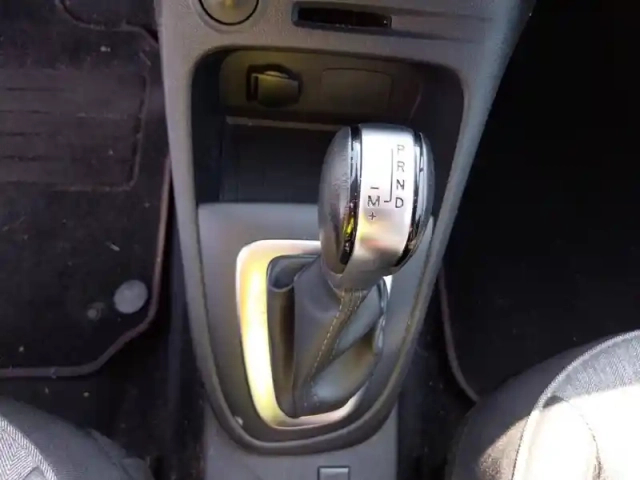 Renault Captur tce 120 energy edc — photo 13
