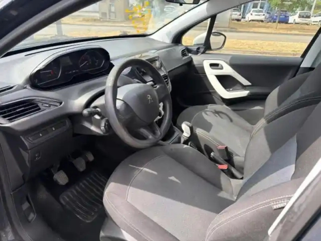 Peugeot 208 1.2 puretech 68ch like 5p — photo 9
