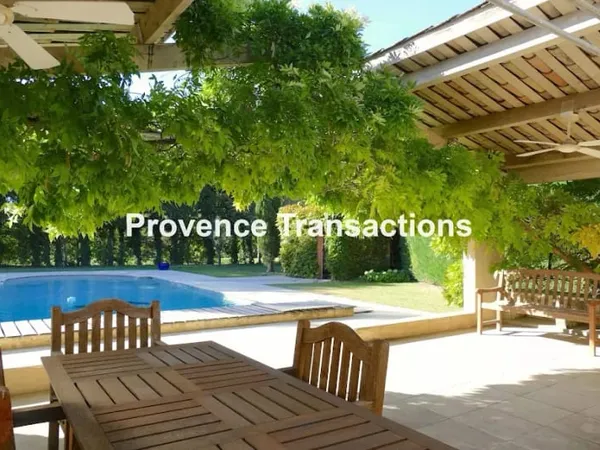 Propriété 1 pièce 680 m²