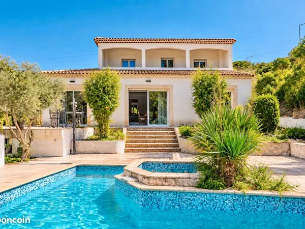 Propriété 8 pièces 212 m²