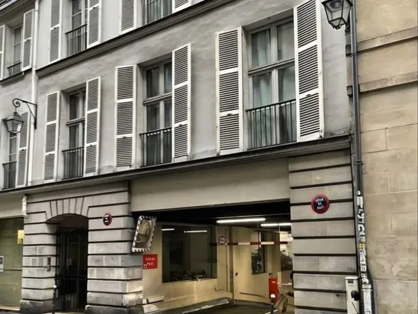 PLACE DE PARKING SÉCURISÉE - PARIS 3e - RUE DES HAUDRIETTES