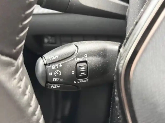 Peugeot 208 puretech 75 s&amp;s bvm5 — photo 35