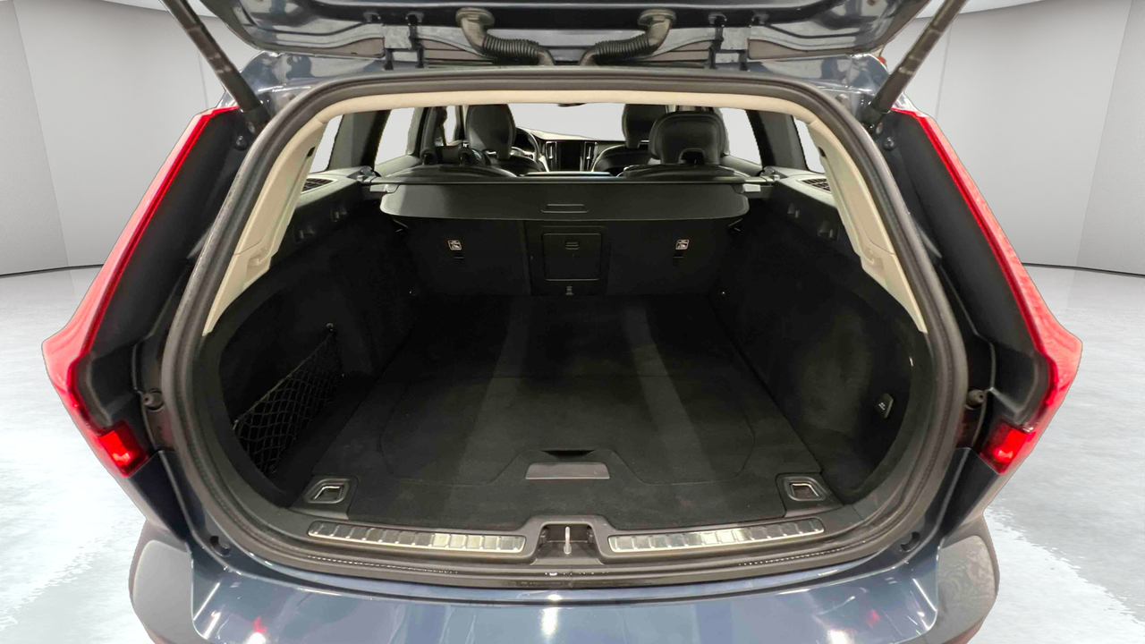 Volvo V60 B4 AWD 197 ch Geartronic 8 — photo 13