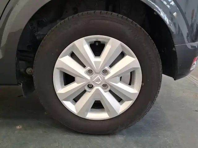 Dacia Sandero sce 65 - 22 — photo 10
