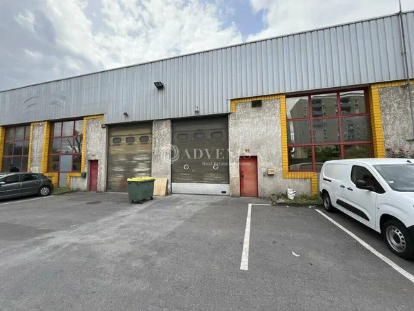 Local d'activité 321 m²