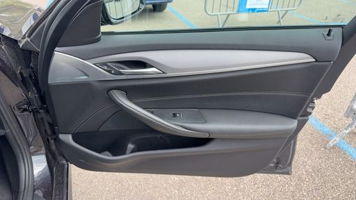 BMW Serie 5 518d 150 Steptronic8 - M Sport – 2020 – 138900 km – Diesel – Boîte Automatique — photo 54