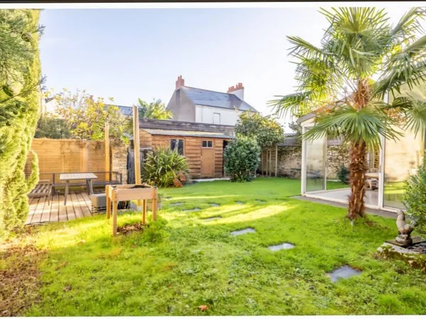 Maison 8 pièces 240 m²