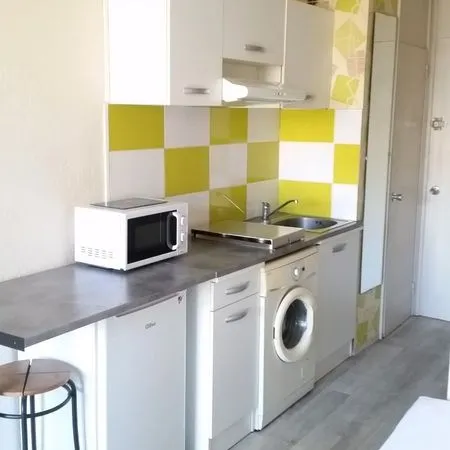 Studio meublé 21m2 vue panoramique royat chamalieres dpe D