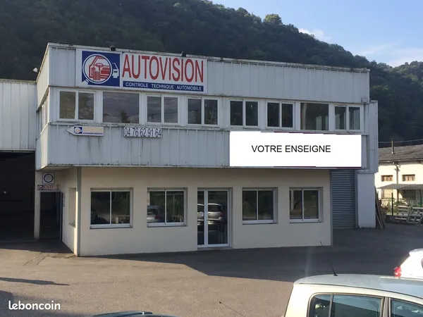 LOCAL PROFESSIONNEL / COMMERCIAL 65 m²
