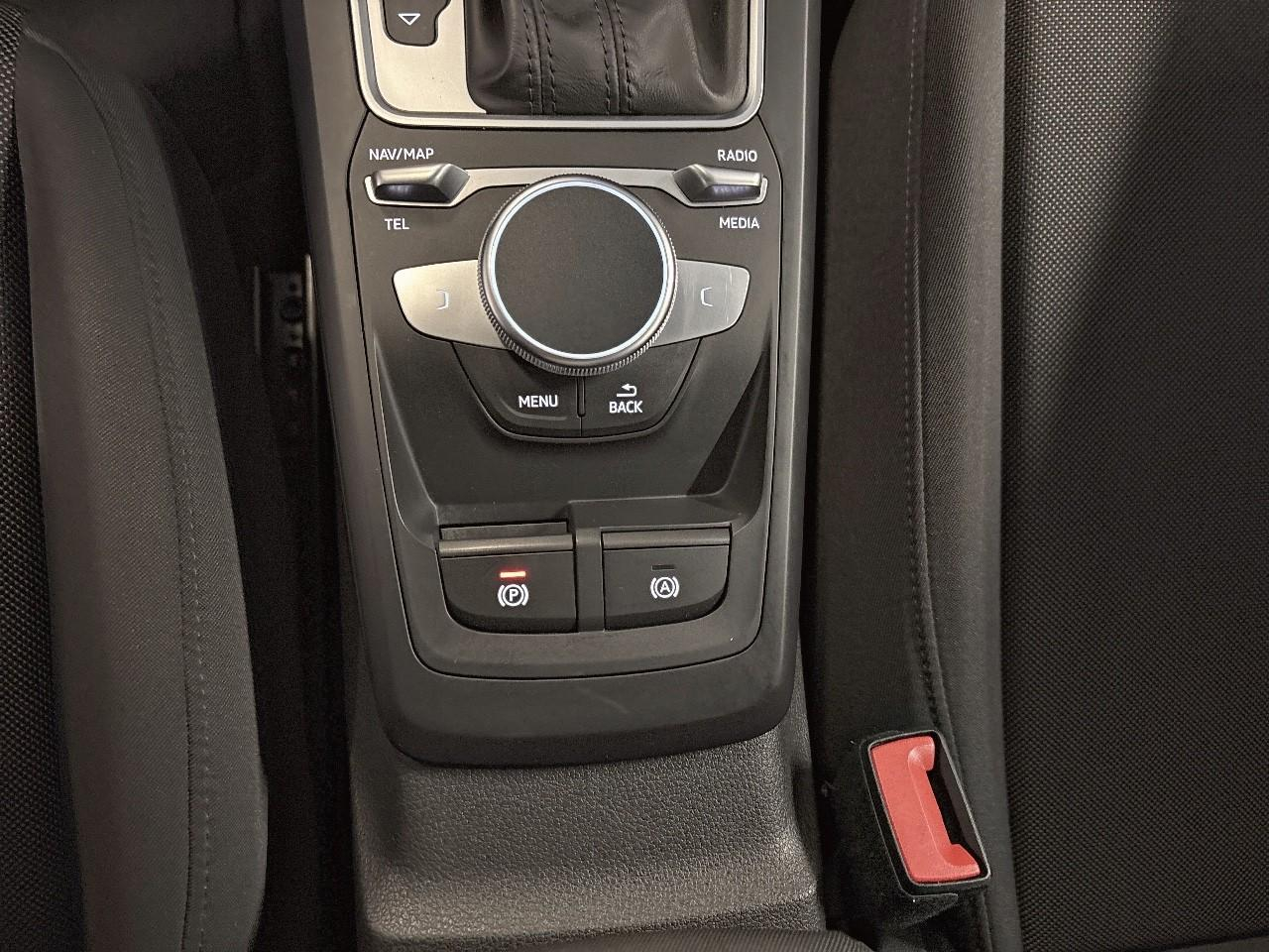 Audi Q2 35 tfsi 150 s tronic 7 design — photo 24
