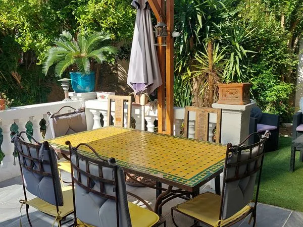 Appartement rez de jardin dans maison