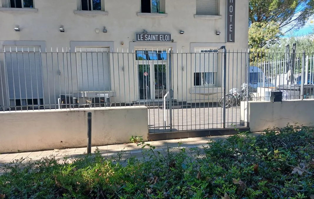 Photo 1