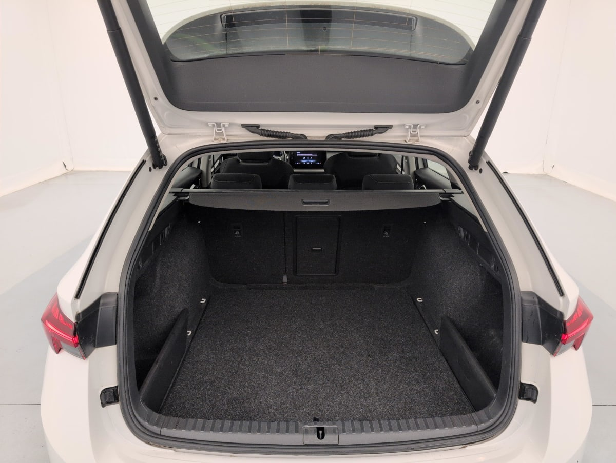 Skoda Octavia Combi — photo 11