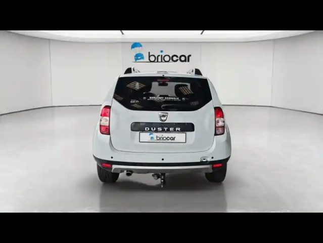 Dacia Duster 1.5 dci 110ch black touch 4x2 + attelage — photo 4