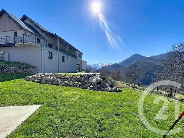 Maison 7 pièces 217 m²