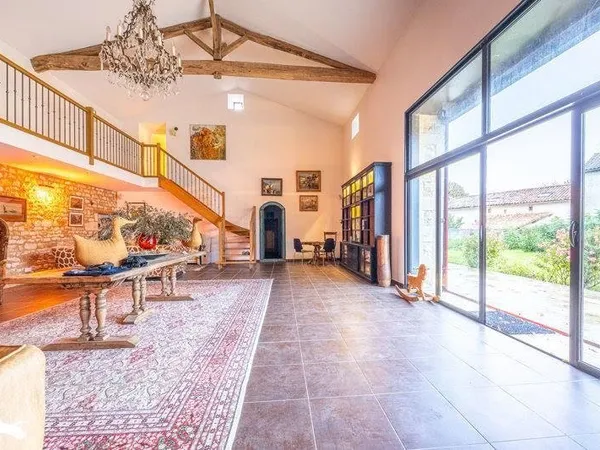 Maison 22 pièces 418 m²