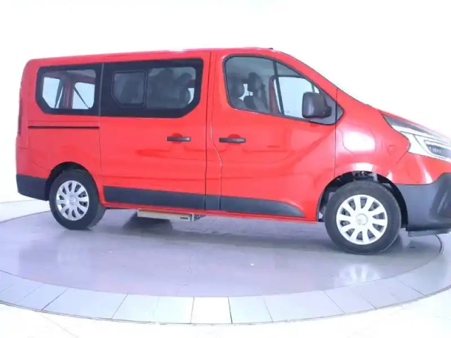 Renault Trafic combi l1 dci 145 energy s&amp;s — photo 4