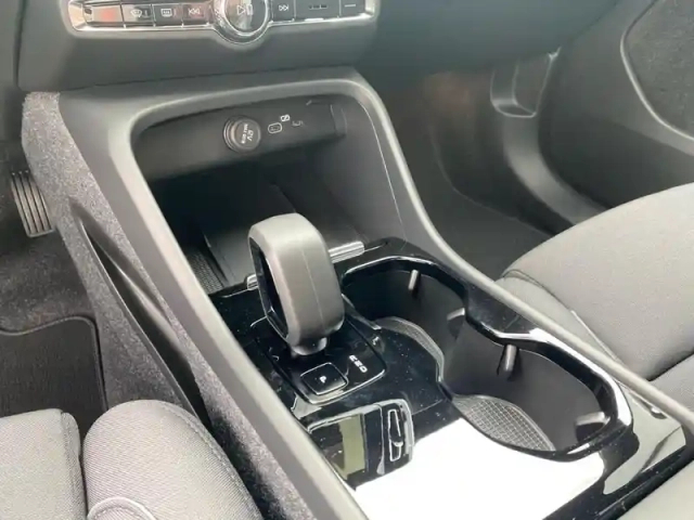 Volvo Xc40 recharge 238ch essential — photo 12
