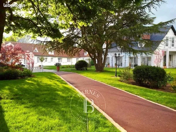 Propriété 21 pièces 703 m²