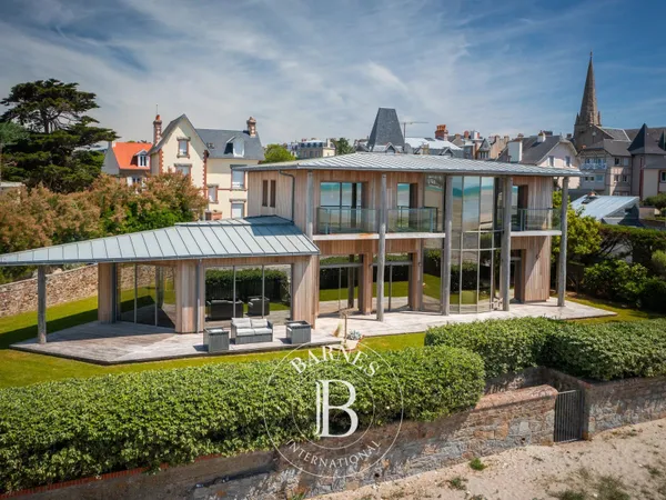 Manche - Maison d'architecte en front de mer - Granville