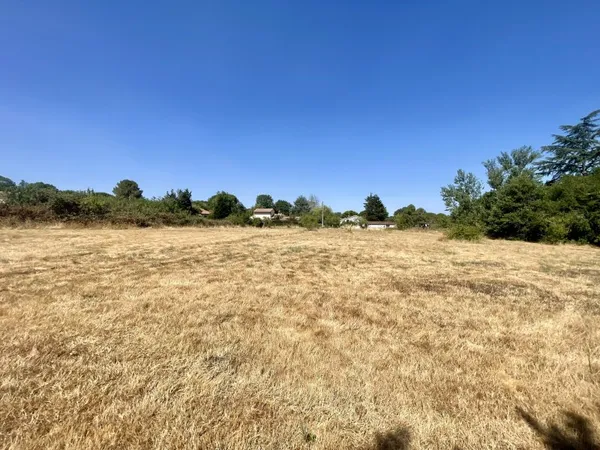 Terrain 3000 m²