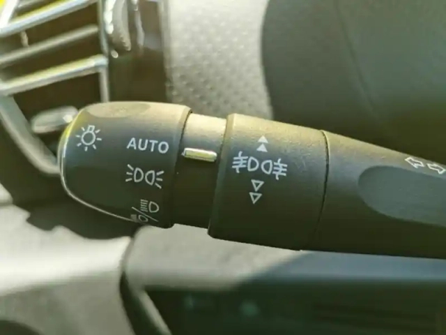 Citroën C4 shine 1.5 bluehdi 130 ch bva8 — photo 16
