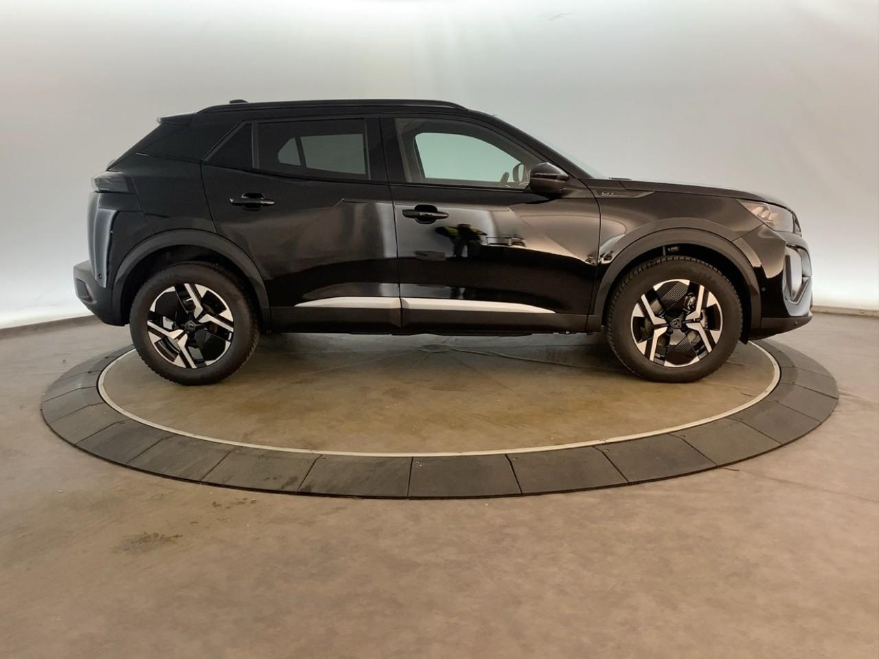Peugeot 2008 hybrid 145 e-dcs6 gt — photo 4
